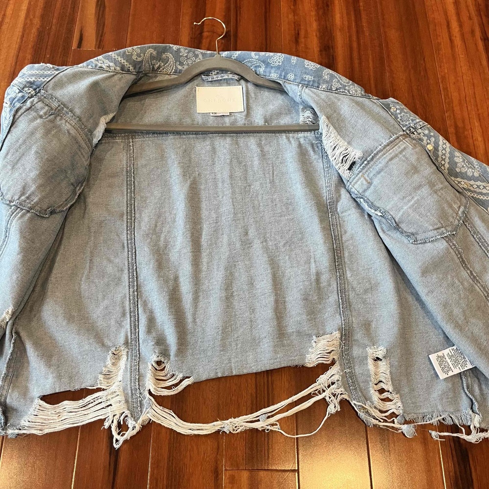 New One5One Blue Jacket Denim Paisley Heavily Distressed Ripped FrayedJean Sz 2X - Picture 5 of 9
